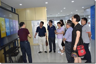 2参观生命科学馆，了解信息化教学